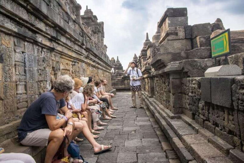 Yogyakarta: Borobudur Sunrise Climbup guarantee & prambanan - An In-Depth Look at the Experience