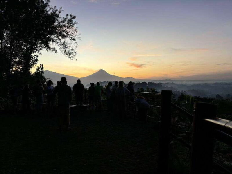 Yogyakarta: Borobudur Sunrise Climbup guarantee & prambanan - Who Will Love This Tour?