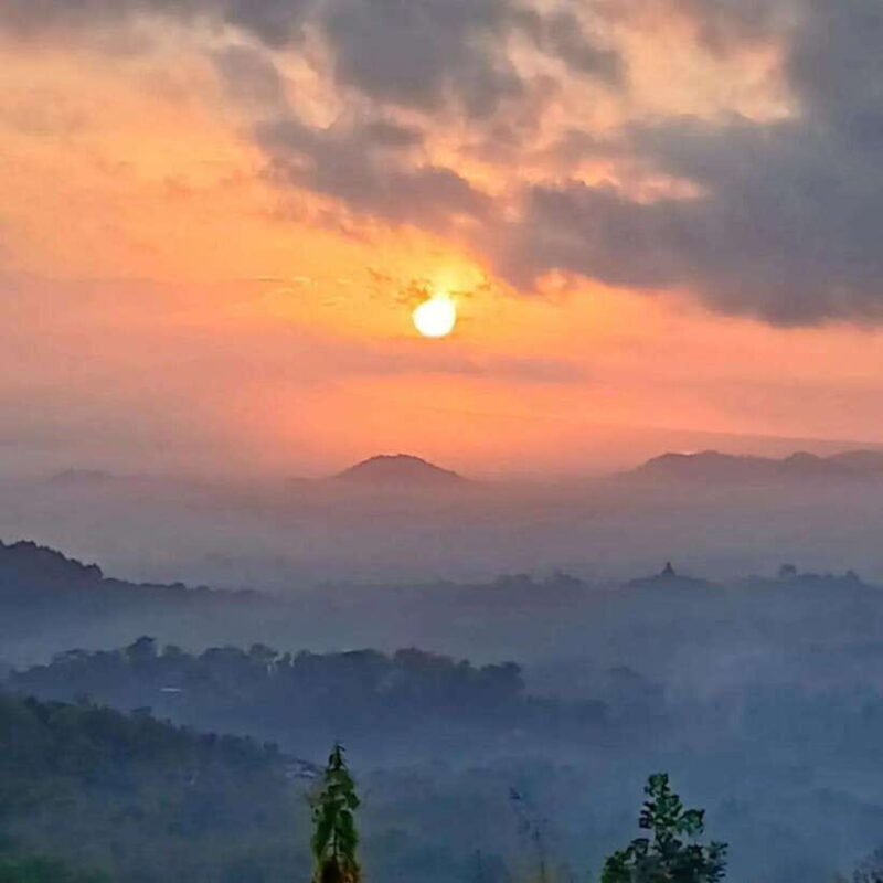 Yogyakarta: Borobudur Sunrise from setumbu hill ( climbup ) - What Travelers Are Saying