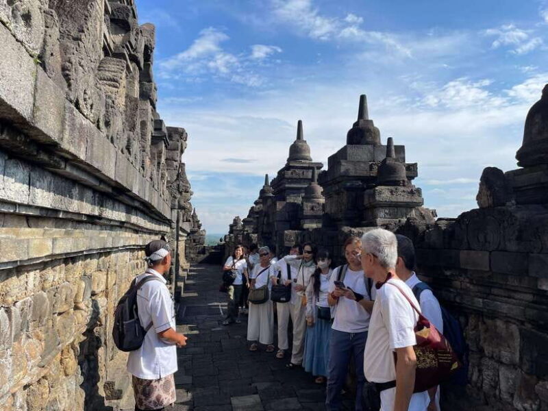 Yogyakarta: Borobudur Sunrise From Setumbu Hill Shared Tour - Key Points