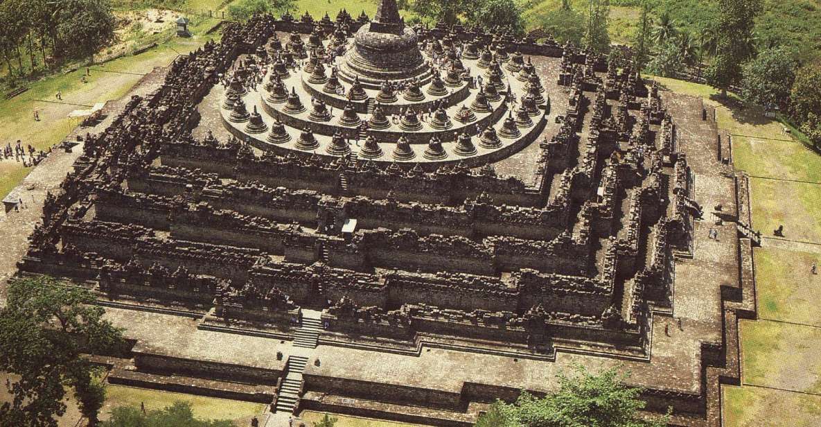 Yogyakarta: Borobudur Sunrise, Mount Merapi Volcano, and Prambanan - Key Points