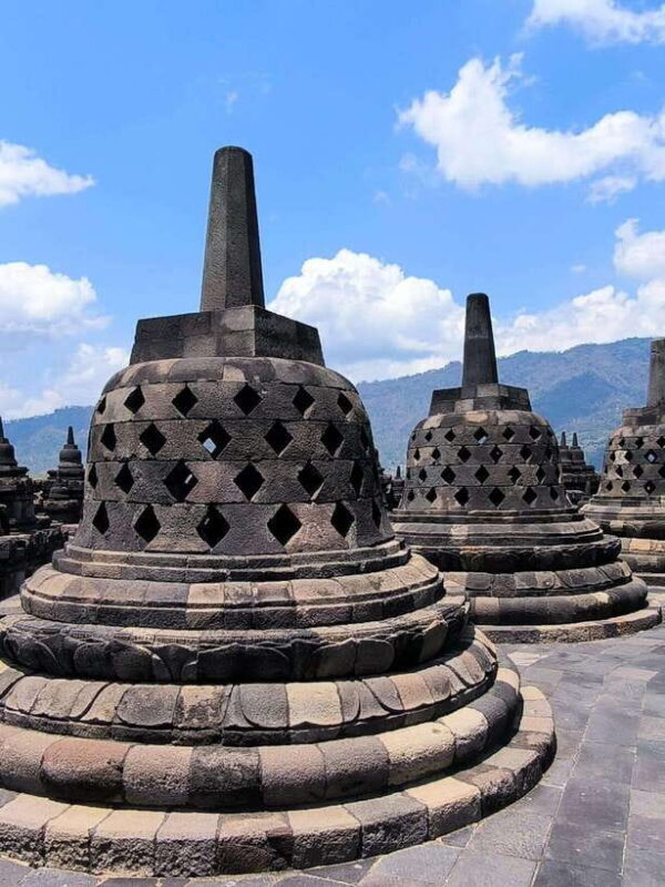 Yogyakarta: Borobudur Sunrise(Climb UP) and prambanan Tour - Key Points