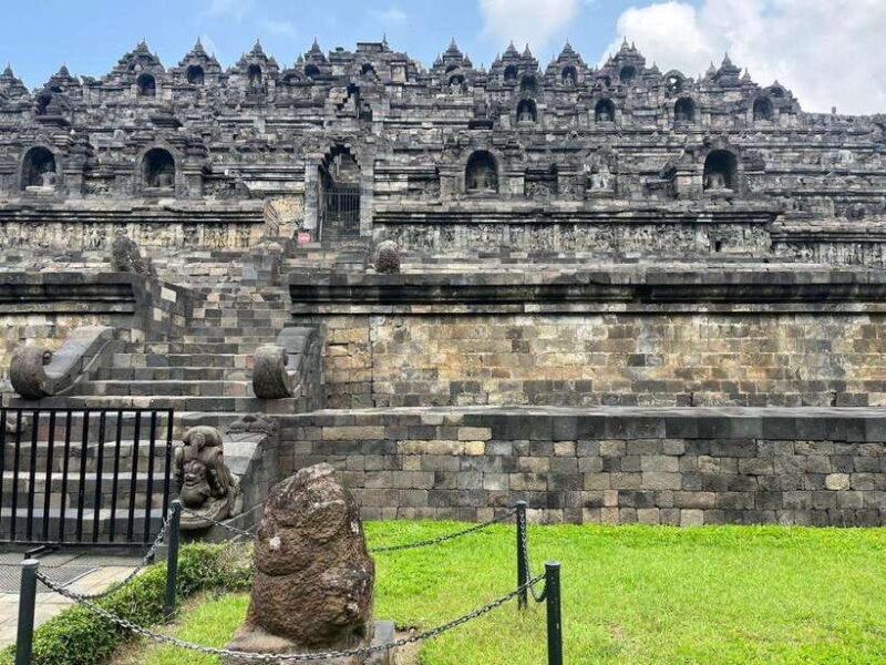 Yogyakarta: Borobudur Sunset climb up & Prambanan Temples - FAQ