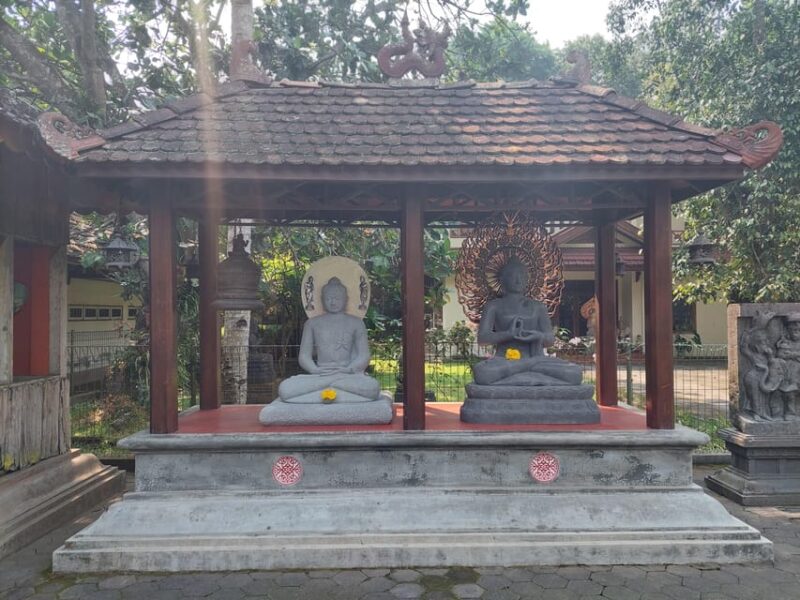 Yogyakarta: Borobudur VIP Climb Up and Prambanan Temple Tour - Itinerary and Experience