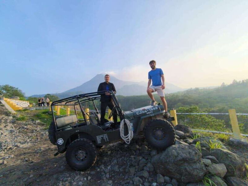 Yogyakarta : Borobudur(climb up temple) & sunrise mt merapi - Transportation, Group Size, and Timing