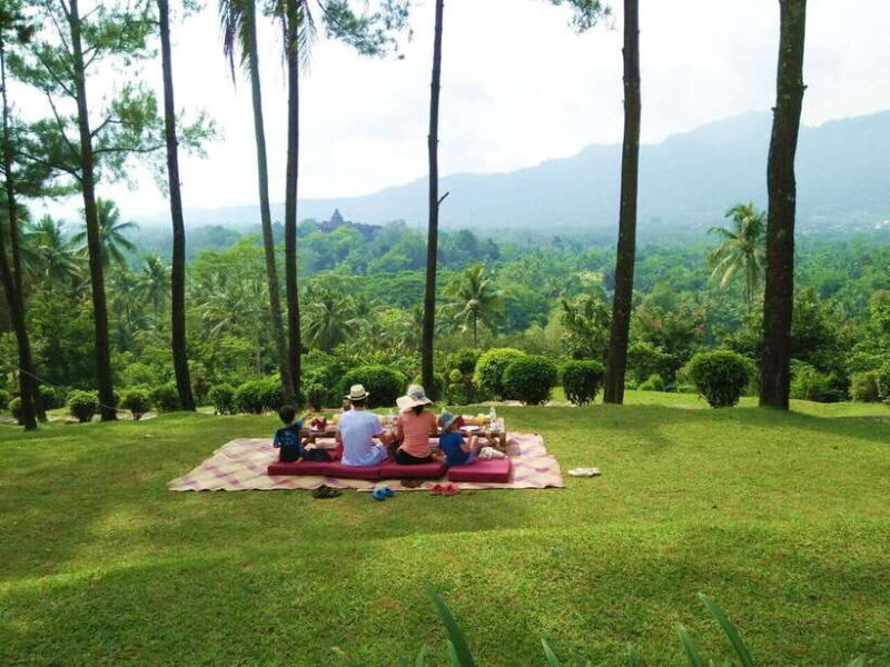 Yogyakarta: Breakfast at Borobudur & Prambanan Private Tour - Starting with the Sunrise at Dagi Hill