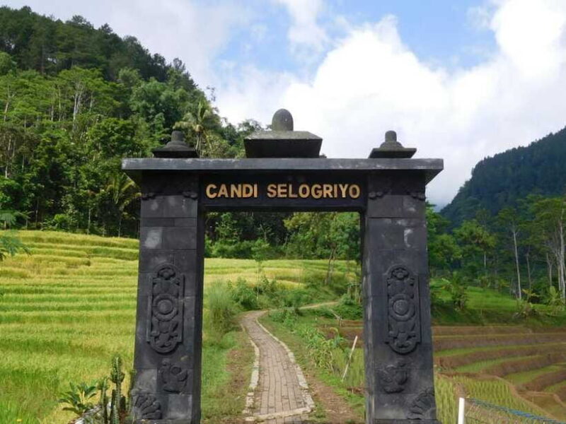 Yogyakarta : explore Nepal van Java + Selogriyo temple - Practical Tips for Travelers
