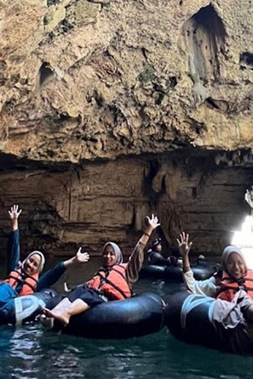 Yogyakarta: Merapi Sunrise and Pindul Cave Tubing - Inclusions