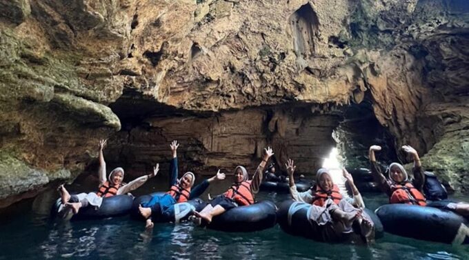 Yogyakarta: Merapi Sunrise and Pindul Cave Tubing - Sunrise at Mount Merapi