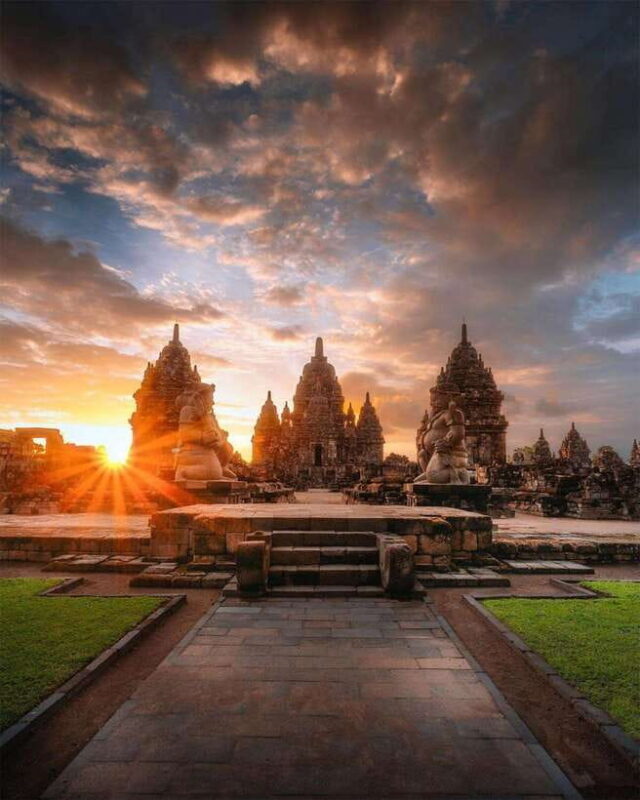 YOGYAKARTA ; MERAPI VULCANO JEEP TOUR AND PRAMBANAN TEMPEL - Key Points