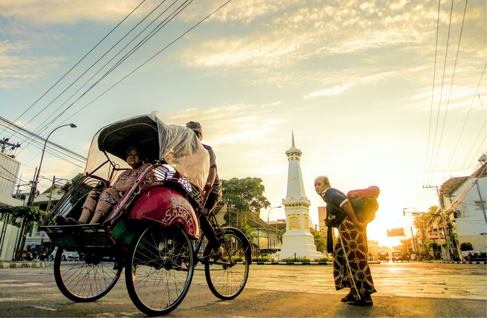 Yogyakarta: Night Walking and Street Food Tasting Tour - Journey Through the Streets