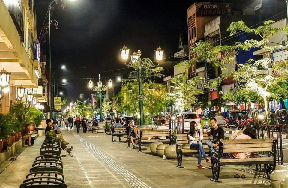 Yogyakarta: Night Walking and Street Food Tasting Tour - Meeting Point and Directions