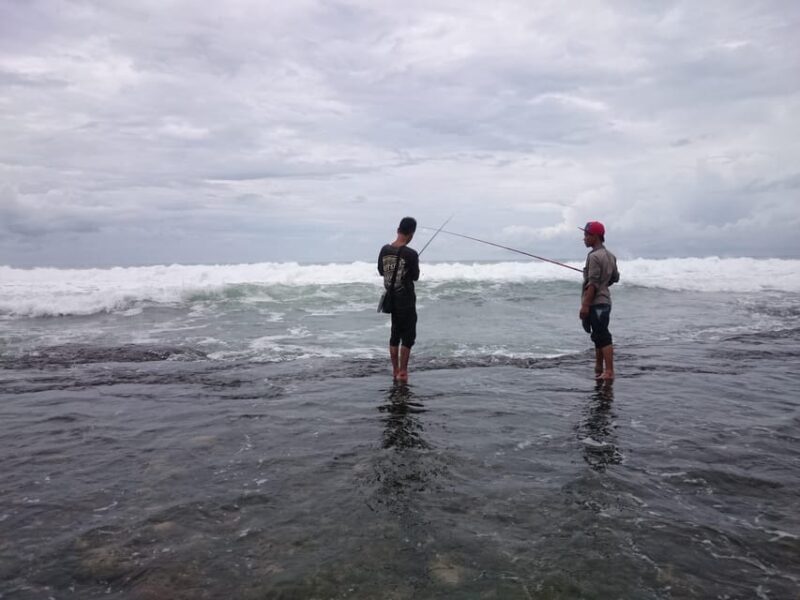 Yogyakarta: Pindul Cave Tubing and Timang Beach Tour - Activities and Experiences