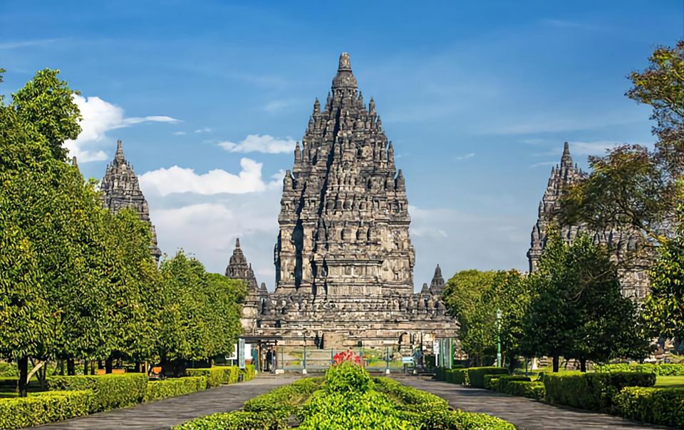 Yogyakarta: Prambanan Temple Afternoon Tour and Dinner - Visiting Prambanan Temple