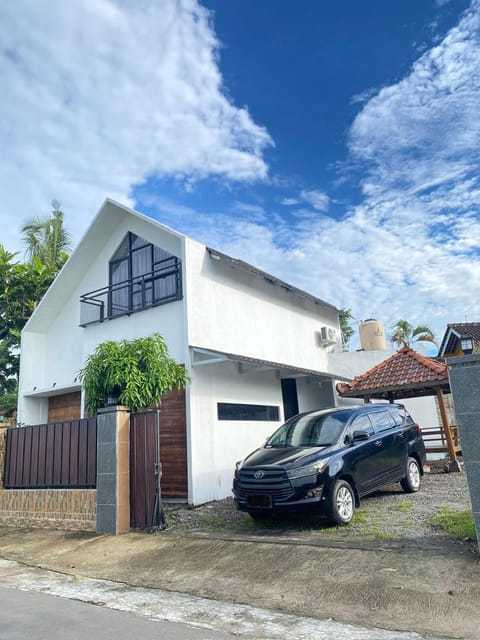Yogyakarta: Private Car Charter With Pick up & Driver - Important Information