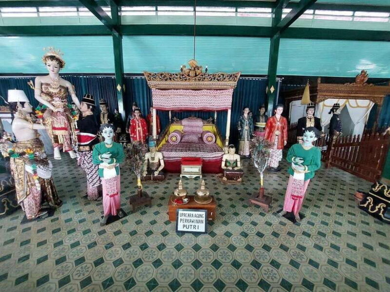 Yogyakarta Private Tour Prambanan Temple and Sultan Palace - FAQs