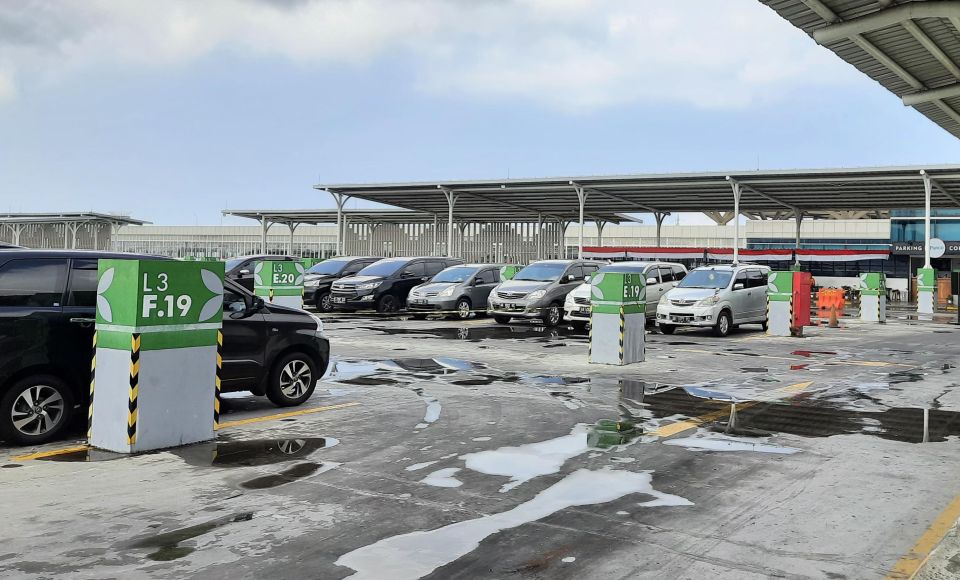 Yogyakarta: Private Transfer From/To Yogyakarta Airport - Driver Information