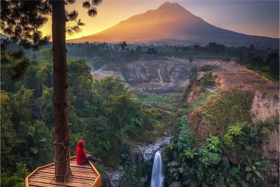 Yogyakarta: Selogriyo Temple, Rice Terraces & Waterfall Tour - Key Points