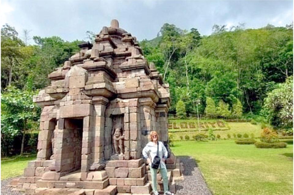 Yogyakarta: Selogriyo Temple, Rice Terraces & Waterfall Tour - Itinerary Highlights