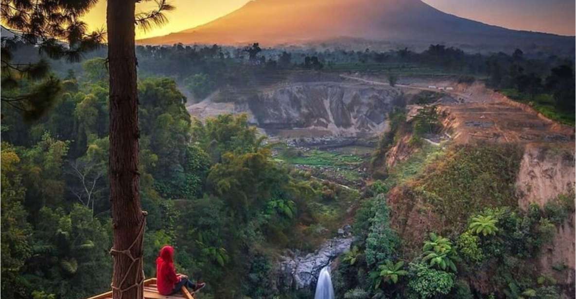 Yogyakarta: Selogriyo Temple, Rice Terraces & Waterfall Tour - Selogriyo Temple Exploration