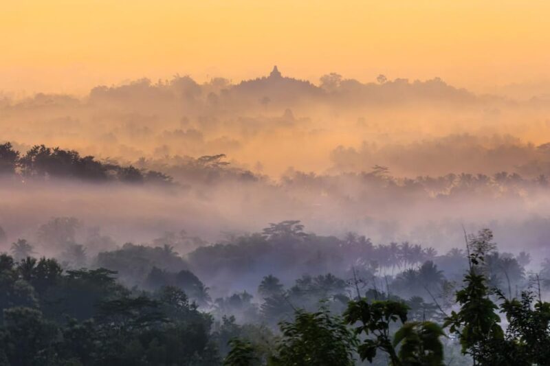 YOGYAKARTA: SETUMBU HILL SUNRISE/BOROBUDUR/DIENG PLATEAU - Borobudur Temple Visit