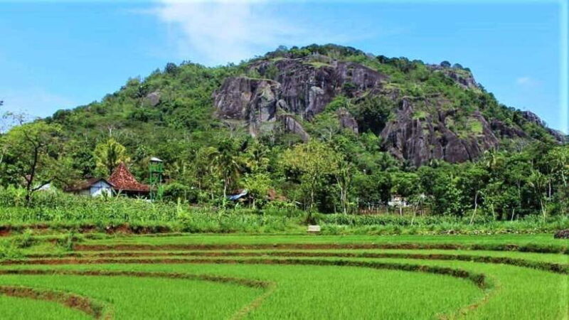 Yogyakarta Soft Trekking Tour to Nglanggeran Ancient Volcano - Exploring the Nglanggeran Volcano: What to Expect