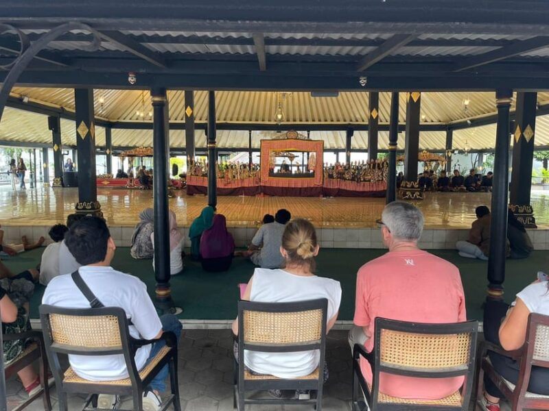 Yogyakarta: Sultan Palace, Water Castle and Prambanan Tour - Exploration of Water Castle