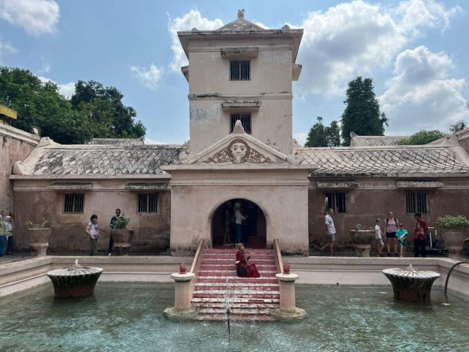 Yogyakarta: Sultan Palace, Water Castle and Prambanan Tour - Discovery of Prambanan Temple