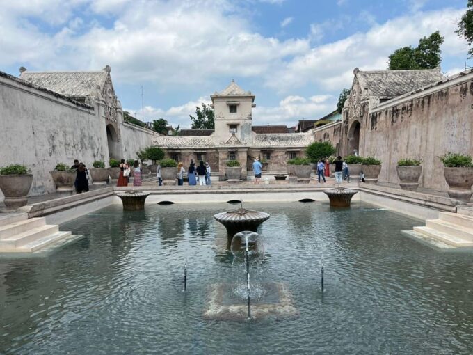 Yogyakarta: Sultan Palace, Water Castle and Prambanan Tour - Highlights of the Tour