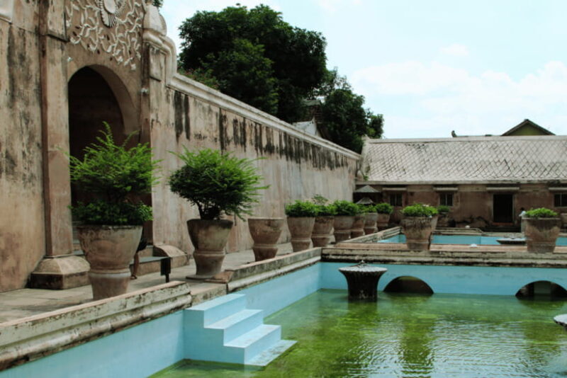 Yogyakarta: Sultan Palace & Water Castle Day Tour - A Practical Guide to the Yogyakarta Sultan Palace & Water Castle Tour