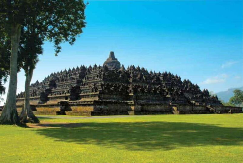 YOGYAKARTA; SUNRISE AT VIEW POINT AND BOROBUDUR CLIMB UP - Introduction