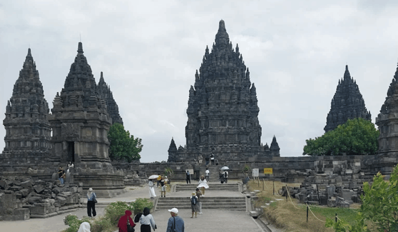 Yogyakarta: Taman Sari Water Castle & Prambanan Temple - Prambanan Temple Grandeur