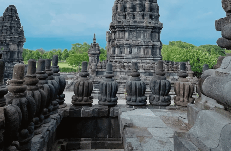 Yogyakarta: Taman Sari Water Castle & Prambanan Temple - Included Experiences