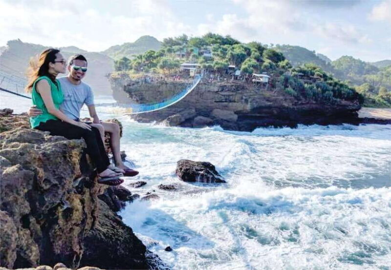 Yogyakarta: Timang Beach Private Trip with Cable Car Ride - Key Points