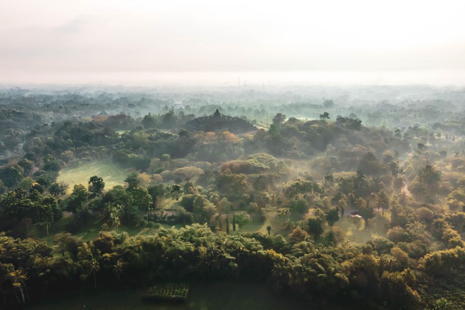 Yogyakarta Trekking Selogriyo Temple-Punthuk Setumbu Sunrise - Selogriyo Temple Architecture