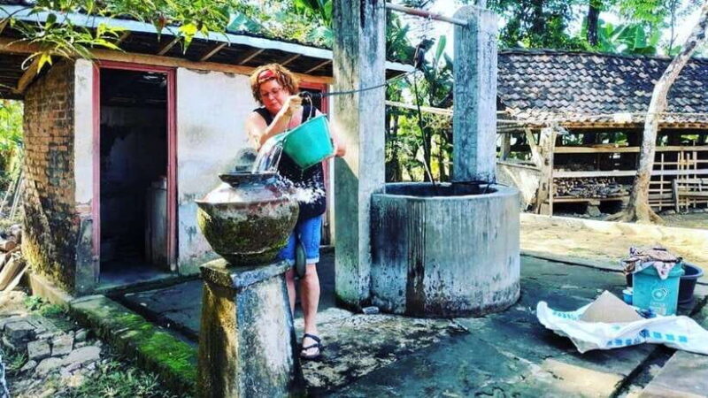 Yogyakarta: Village Cycling Tour with Classic Bicycle - Participating in Daily Life