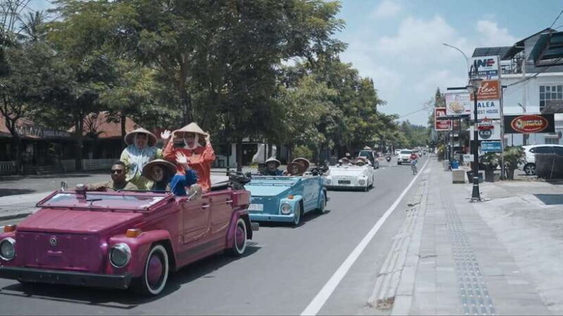 Yogyakarta : VW Borobudur English Guide Tour Day Trip - Key Points
