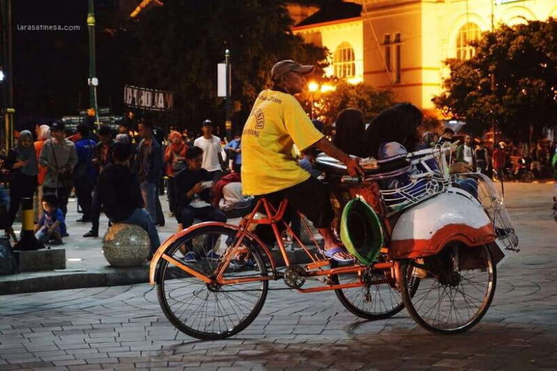 Yogyakarta walking tour: Gourmet Stroll & Nightly Highlights - Why Consider This Tour?