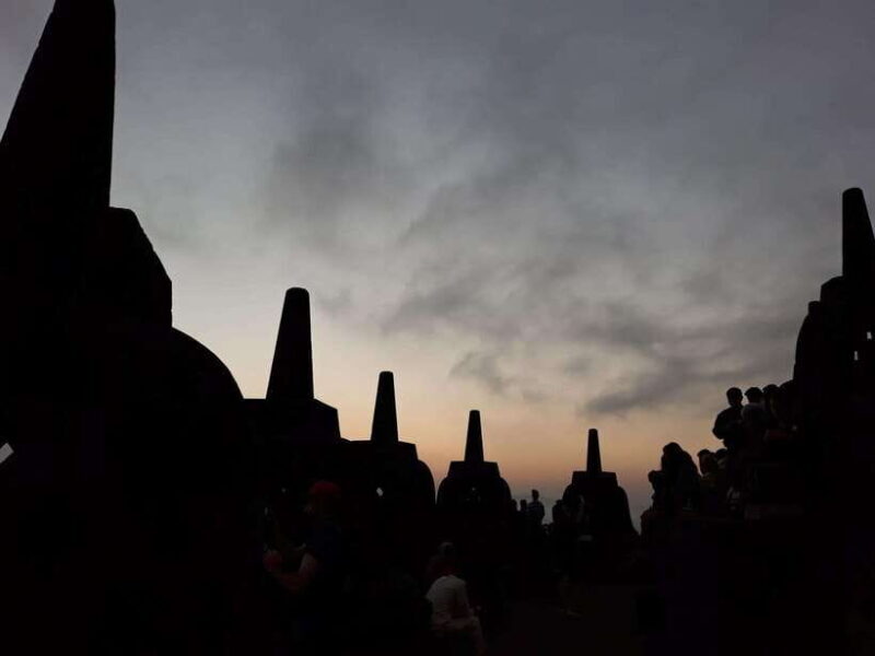 Yogyakarta:Mount Merapi Sunrise, Borobudur Climb & prambanan - FAQ