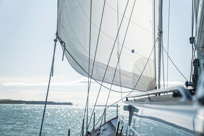 Yonder Star Sailing Yacht - Key Points