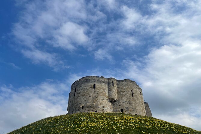 York Dark Chronicles: Devilishly Gruesome Ghost Walk - Tour Accessibility