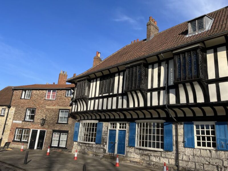 York: History City Tour by J&M - Accessibility and Meeting Point