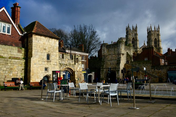 York Small-Group Evening Walking Tour With Guide - Meeting and End Points