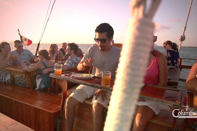 Your Romantic Dinner in Cancun, Includes National Open Bar and Live Music - Tipping and Photos