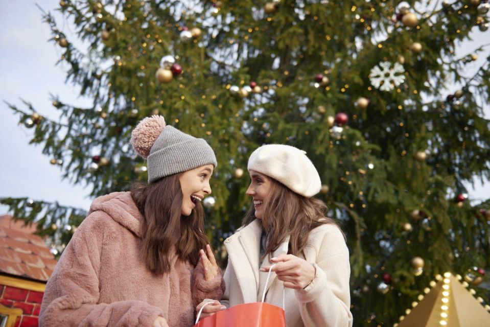 Yuletide Charm: A Southern Christmas Journey in Savannah - Highlights