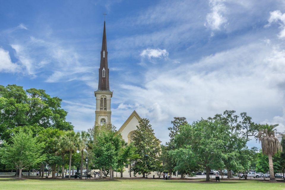 Yuletide Splendor: A Christmas Walking Tour in Charleston - Experience Highlights