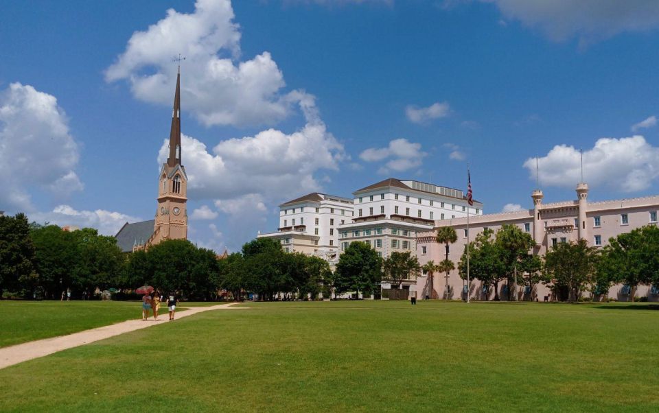 Yuletide Splendor: A Christmas Walking Tour in Charleston - Inclusions