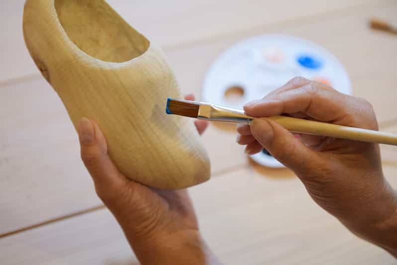 Zaanse Schans: Wooden Shoe Painting Workshop - Experience the Painting Process