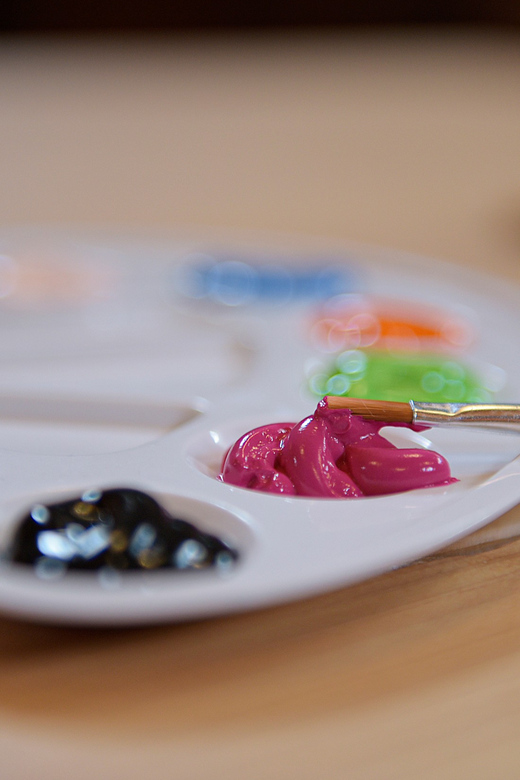 Zaanse Schans: Wooden Shoe Painting Workshop - Materials and Techniques Used