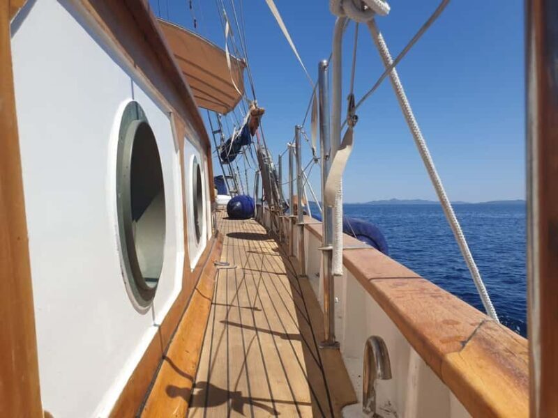 Zadar: Cruise aboard an Authentic Wooden Boat with Drinks - FAQ